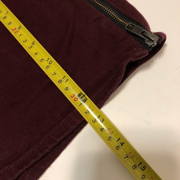 Rock & Republic Burgundy Shorts Women’s Size 12 Side‎ Zips - Picture 14 of 14